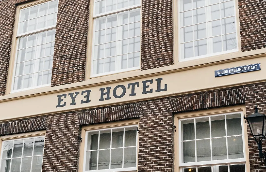 Eye Hotel-1