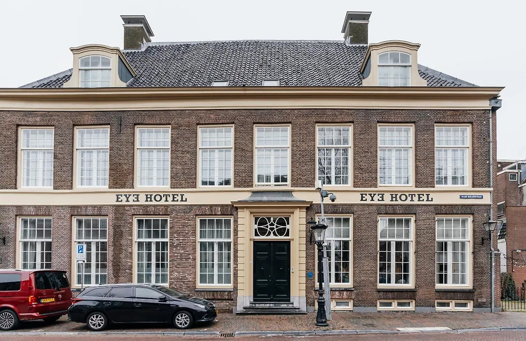 Eye Hotel-1